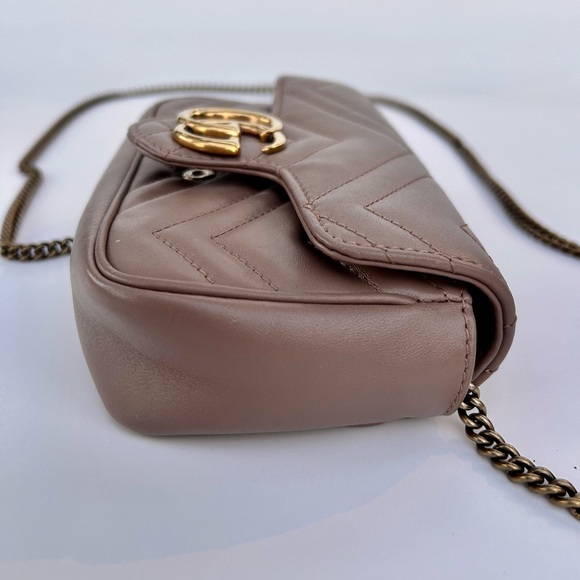 Like new GG MARMONT SUPER MINI BAG in taupe color goes with everything - Picture 4 of 12